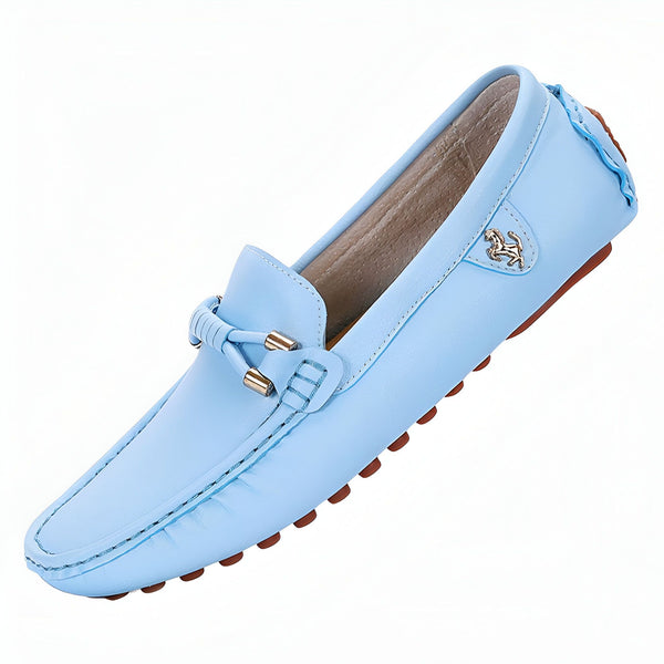 Mocassin bleu ciel pour homme avec détail décoratif sur le dessus et semelle marron. Chaussure élégante et confortable., 45286739837109,45286739869877,45286739902645,45286739935413,45286739968181,45286740000949,45286740033717,45286740066485,45286740099253,45286740132021,45286740164789,45286740197557,45286740230325,45286740263093,45286740295861,45286740328629,45286740361397,45286740394165,45286740426933,45286740459701,45286740492469,45286740525237,45286740558005,45286740590773,45286740623541,4528674065