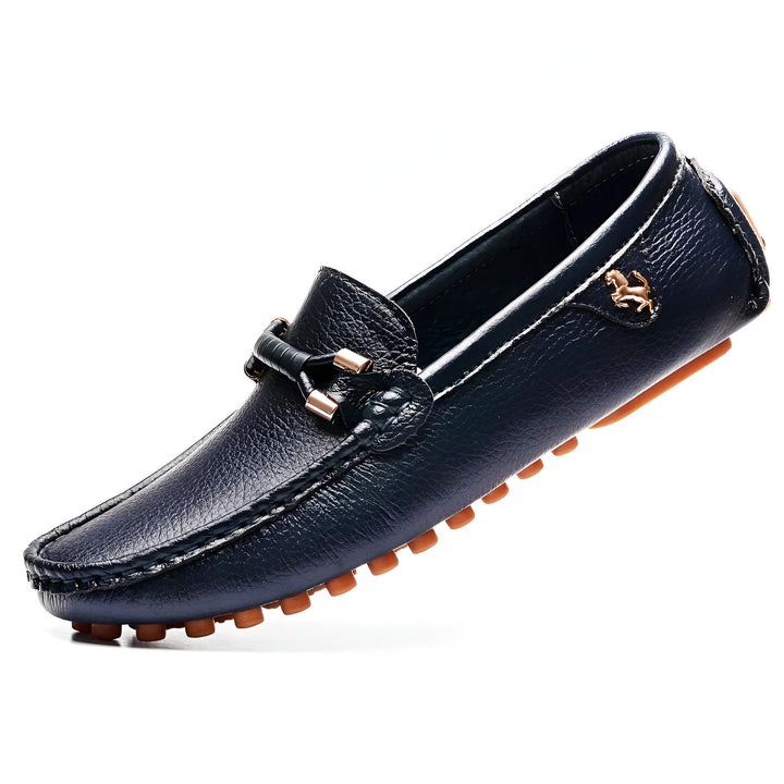 Mocassin en cuir bleu marine pour homme avec semelle orange. Chaussure élégante avec détails dorés, idéale pour un look décontracté chic. Mode masculine, confort et style., 45286739837109,45286739869877,45286739902645,45286739935413,45286739968181,45286740000949,45286740033717,45286740066485,45286740099253,45286740132021,45286740164789,45286740197557,45286740230325,45286740263093,45286740295861,45286740328629,45286740361397,45286740394165,45286740426933,45286740459701,45286740492469,45286740525237,