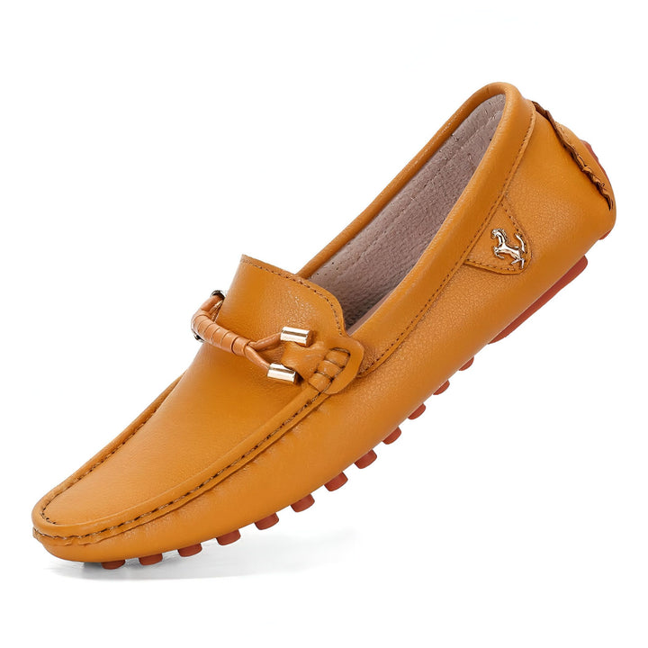 Mocassin jaune en cuir pour homme, orné d'un motif tressé et d'un logo de cheval. Chaussure élégante et confortable, idéale pour un style décontracté chic. Semelle antidérapante., 45286739837109,45286739869877,45286739902645,45286739935413,45286739968181,45286740000949,45286740033717,45286740066485,45286740099253,45286740132021,45286740164789,45286740197557,45286740230325,45286740263093,45286740295861,45286740328629,45286740361397,45286740394165,45286740426933,45286740459701,45286740492469,4528674