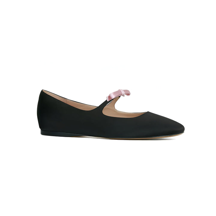 Chaussure plate noire pour femme, style ballerine, avec une bride sur le dessus ornée d'un petit nœud rose. Élégante et confortable., 45286701990069,45286702022837,45286702055605,45286702088373,45286702121141,45286702153909,45286702186677,45286702219445,45286702252213,45286702284981,45286702317749,45286702350517,45286702383285,45286702416053,45286702448821,45286702481589,45286702514357,45286702547125,45286702579893,45286702612661,45286702645429,45286702678197,45286702710965,45286702743733,452867027765