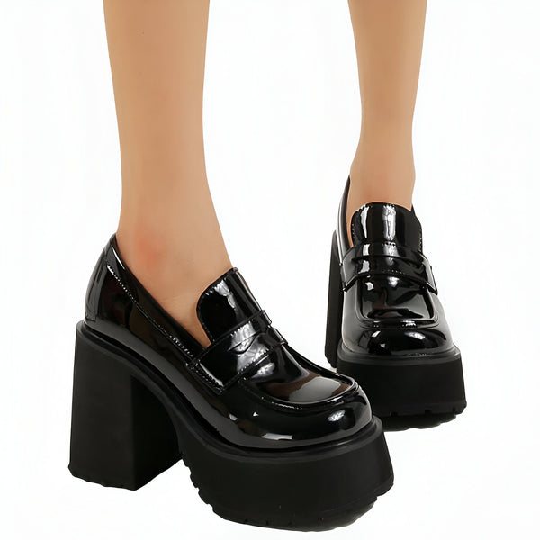 Chaussures vernies noires à plateforme et talon épais, style mocassins. Mode chaussures femme, look audacieux et tendance., 45286850265269,45286850298037,45286850330805,45286850363573,45286850396341,45286850429109