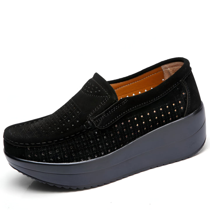 Mocassin noir en daim perforé avec semelle compensée, style décontracté et confortable. Chaussure femme idéale pour le quotidien., 45286902071477,45286902104245,45286902137013,45286902169781,45286902202549,45286902235317,45286902268085,45286902300853,45286902333621,45286902366389,45286902399157,45286902431925,45286902464693,45286902497461,45286902530229,45286902562997,45286902595765,45286902628533,45286902661301,45286902694069,45286902726837,45286902759605,45286902792373,45286902825141