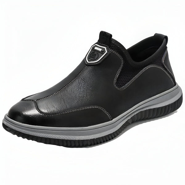 Mocassin noir pour homme avec semelle épaisse grise. Chaussure décontractée en cuir, idéale pour le quotidien., 45286931759285,45286931792053,45286931824821,45286931857589,45286931890357,45286931923125,45286931955893,45286931988661,45286932021429,45286932054197,45286932086965,45286932119733
