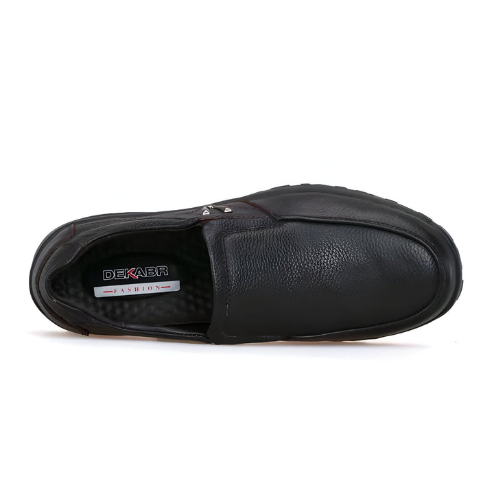 Mocassin noir en cuir de la marque Dekabr Fashion, vue de dessus. Chaussure homme confortable et élégante., 45286897778869,45286897811637,45286897844405,45286897877173,45286897909941,45286897942709,45286897975477,45286898008245,45286898041013,45286898073781,45286898106549,45286898139317,45286898172085,45286898204853,45286898237621,45286898270389,45286898303157,45286898335925,45286898368693,45286898401461