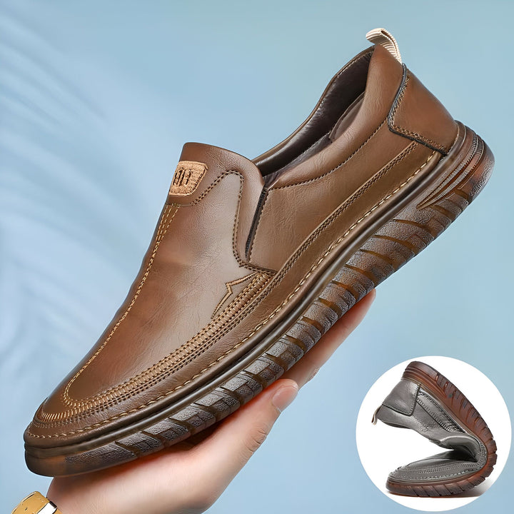 Mocassin marron en cuir pour homme. Chaussure élégante et confortable, idéale pour un look décontracté chic. Semelle flexible et design soigné., 45286930940085,45286930972853,45286931005621,45286931038389,45286931071157,45286931103925,45286931136693,45286931169461,45286931202229,45286931234997,45286931267765,45286931300533,45286931333301,45286931366069,45286931398837,45286931431605,45286931464373,45286931497141,45286931529909,45286931562677,45286931595445