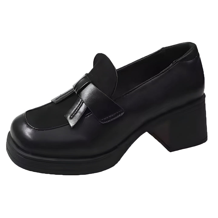 Mocassin noir à talon épais, style classique avec bride décorative. Chaussure élégante et confortable pour un look tendance., 45286630883509,45286630916277,45286630949045,45286630981813,45286631014581,45286631047349,45286631080117,45286631112885,45286631145653,45286631178421,45286631211189,45286631243957,45286631276725,45286631309493