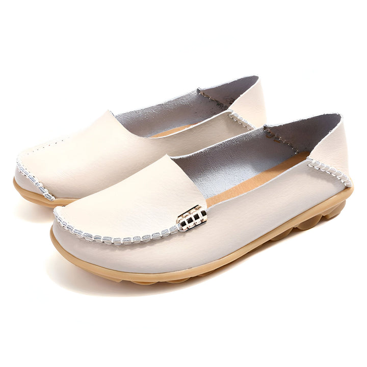 Mocassins crème en cuir pour femmes, avec coutures décoratives et semelles plates confortables. Chaussures décontractées et élégantes., 45286861308085,45286861340853,45286861373621,45286861406389,45286861439157,45286861471925,45286861504693,45286861537461,45286861570229,45286861602997,45286861635765,45286861668533,45286861701301,45286861734069,45286861766837,45286861799605,45286861832373,45286861865141,45286861897909,45286861930677,45286861963445,45286861996213,45286862028981,45286862061749,45286862