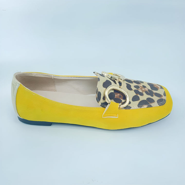 Mocassin jaune vif avec détails léopard et or. Chaussure plate élégante pour femme, parfaite pour une tenue décontractée chic. Accessoire de mode tendance., 45286828507317,45286828540085,45286828572853,45286828605621,45286828638389,45286828671157,45286828703925,45286828736693,45286828769461,45286828802229