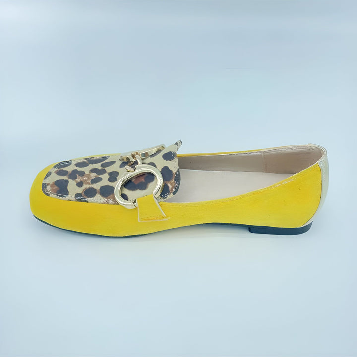 Mocassin jaune pour femme avec imprimé léopard et boucle dorée, style élégant et tendance., 45286828507317,45286828540085,45286828572853,45286828605621,45286828638389,45286828671157,45286828703925,45286828736693,45286828769461,45286828802229