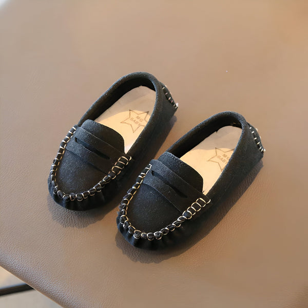 Mocassins noirs pour enfants, style décontracté avec détails chaînés, chaussures confortables et élégantes, idée cadeau mode bébé., 45286765002933,45286765035701,45286765068469,45286765101237,45286765134005,45286765166773,45286765199541,45286765232309,45286765265077,45286765297845,45286765330613,45286765363381,45286765396149,45286765428917,45286765461685,45286765494453,45286765527221,45286765559989,45286765592757,45286765625525,45286765658293,45286765691061,45286765723829,45286765756597,45286765