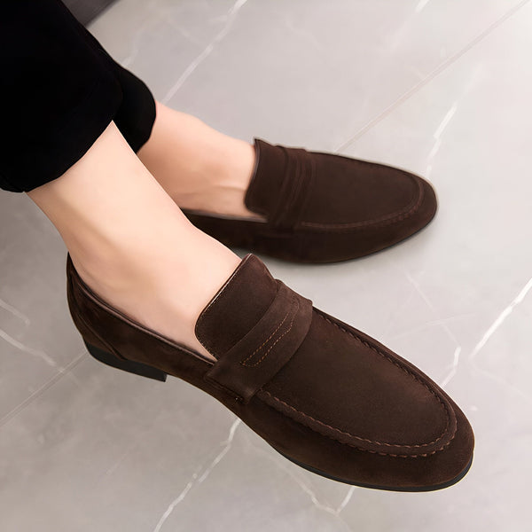 Mocassins en daim marron pour homme, style élégant et décontracté. Chaussures confortables, idéales pour le quotidien ou les occasions spéciales., 45286904594613,45286904627381,45286904660149,45286904692917,45286904725685,45286904758453,45286904791221,45286904823989,45286904856757,45286904889525,45286904922293,45286904955061,45286904987829,45286905020597,45286905053365,45286905086133,45286905118901,45286905151669,45286905184437,45286905217205,45286905249973,45286905282741,45286905315509,452869053482