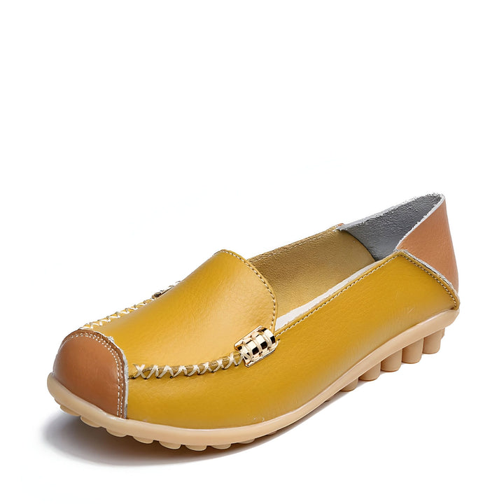 Mocassin femme jaune moutarde et marron en cuir, style décontracté avec coutures apparentes et détail métallique décoratif. Chaussure plate confortable pour le quotidien., 45286940770485,45286940803253,45286940836021,45286940868789,45286940901557,45286940934325,45286940967093,45286940999861,45286941032629,45286941065397,45286941098165,45286941130933,45286941163701,45286941196469,45286941229237,45286941262005,45286941294773,45286941327541,45286941360309,45286941393077,45286941425845,45286941458613,452