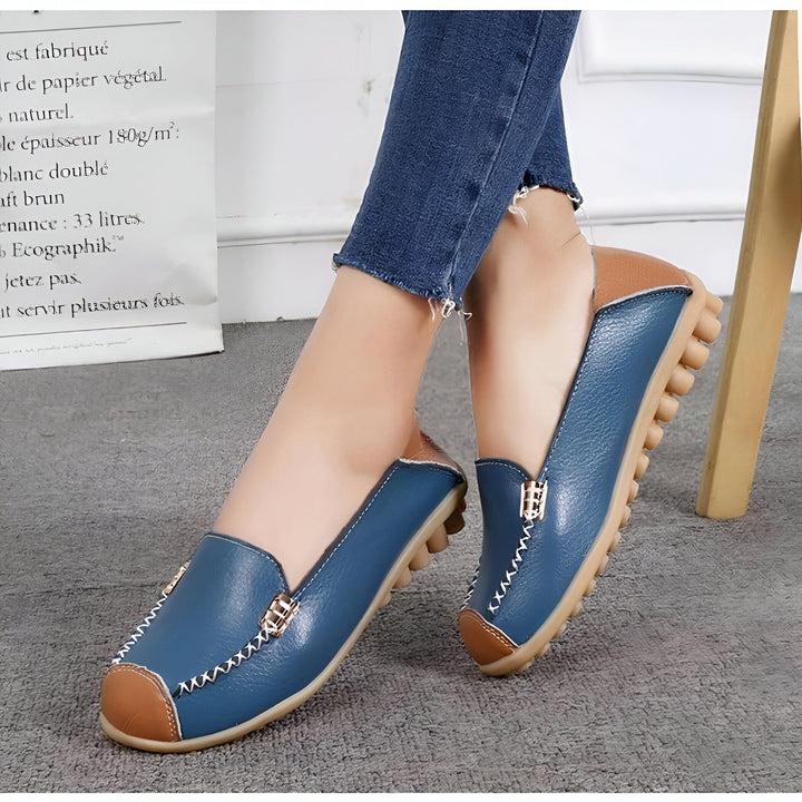 Mocassins bleus pour femmes, confortables et décontractés, portés avec un jean. Détails de couture décorative et semelle texturée pour une adhérence optimale., 45286940770485,45286940803253,45286940836021,45286940868789,45286940901557,45286940934325,45286940967093,45286940999861,45286941032629,45286941065397,45286941098165,45286941130933,45286941163701,45286941196469,45286941229237,45286941262005,45286941294773,45286941327541,45286941360309,45286941393077,45286941425845,45286941458613,4528694149138