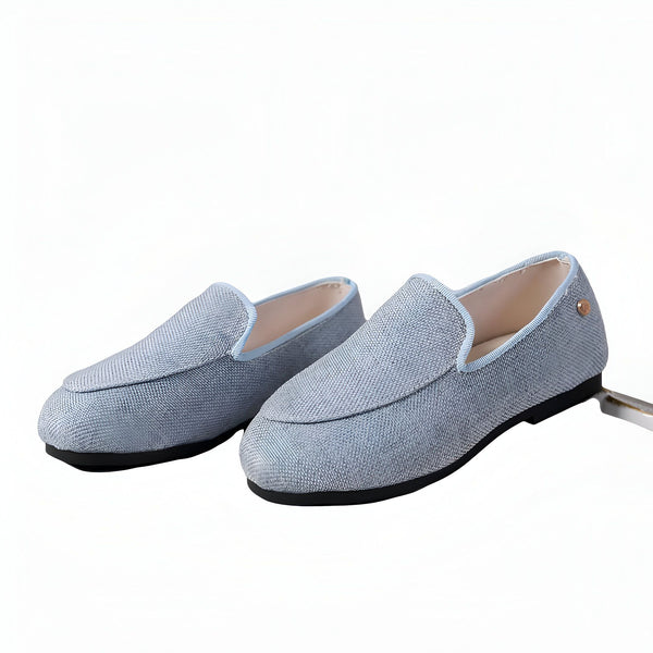 Mocassins d'intérieur pour hommes en tissu bleu clair. Chaussures décontractées élégantes pour le confort à la maison ou en ville. Style slip-on facile à porter., 45287006896309,45287006929077,45287006961845,45287006994613,45287007027381,45287007060149,45287007092917,45287007125685,45287007158453,45287007191221,45287007223989,45287007256757,45287007289525,45287007322293,45287007355061,45287007387829,45287007420597,45287007453365,45287007486133,45287007518901,45287007551669,45287007584437,4528700761