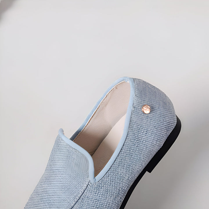 Mocassin bleu clair pour femme, détail bijou, style décontracté et élégant. Chaussure confortable à enfiler. Mode féminine, chaussures de ville. Vue rapprochée, intérieur cuir., 45287006896309,45287006929077,45287006961845,45287006994613,45287007027381,45287007060149,45287007092917,45287007125685,45287007158453,45287007191221,45287007223989,45287007256757,45287007289525,45287007322293,45287007355061,45287007387829,45287007420597,45287007453365,45287007486133,45287007518901,45287007551669,45287007