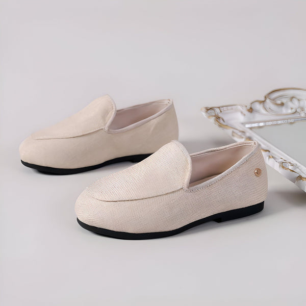 Mocassins beiges pour femmes, style décontracté. Chaussures plates confortables et élégantes, idéales pour le quotidien. Détails minimalistes et couleur neutre., 45287006896309,45287006929077,45287006961845,45287006994613,45287007027381,45287007060149,45287007092917,45287007125685,45287007158453,45287007191221,45287007223989,45287007256757,45287007289525,45287007322293,45287007355061,45287007387829,45287007420597,45287007453365,45287007486133,45287007518901,45287007551669,45287007584437,452870076172