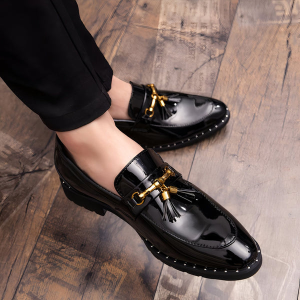 Chaussures de ville vernies noires pour homme avec pampilles dorées, élégantes et tendance. Parfaites pour une occasion spéciale ou un look sophistiqué., 45286924910773,45286924943541,45286924976309,45286925009077,45286925041845,45286925074613,45286925107381,45286925140149,45286925172917,45286925205685,45286925238453,45286925271221,45286925303989,45286925336757