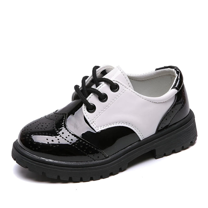 Chaussure Derby bicolore noir et blanc pour enfant avec lacets noirs et semelle épaisse. Style élégant et confortable pour les occasions spéciales., 45286679281845,45286679314613,45286679347381,45286679380149,45286679412917,45286679445685,45286679478453,45286679511221,45286679543989,45286679576757,45286679609525,45286679642293,45286679675061,45286679707829,45286679740597,45286679773365,45286679806133,45286679838901,45286679871669,45286679904437,45286679937205,45286679969973,45286680002741,452866800355