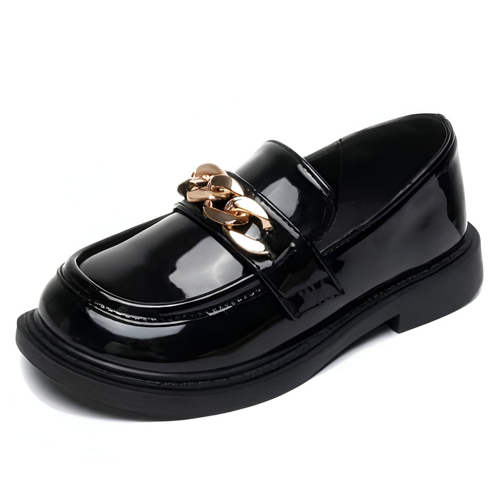Mocassin noir verni avec chaîne dorée décorative. Chaussure élégante et moderne, semelle épaisse. Idéal pour un look chic et confortable., 45287023247541,45287023280309,45287023313077,45287023345845,45287023378613,45287023411381,45287023444149,45287023476917,45287023509685,45287023542453,45287023575221,45287023607989,45287023640757,45287023673525,45287023706293,45287023739061,45287023771829,45287023804597,45287023837365,45287023870133,45287023902901,45287023935669
