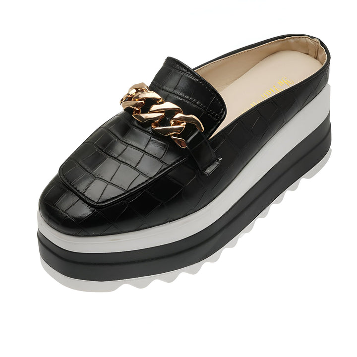 Mocassin noir à semelle plateforme épaisse blanche et noire, orné d'une chaîne dorée. Chaussure élégante pour femme, style décontracté chic., 45286799540405,45286799573173,45286799605941,45286799638709,45286799671477,45286799704245,45286799737013,45286799769781,45286799802549,45286799835317,45286799868085,45286799900853,45286799933621,45286799966389,45286799999157,45286800031925,45286800064693,45286800097461,45286800130229,45286800162997,45286800195765,45286800228533,45286800261301,45286800294069